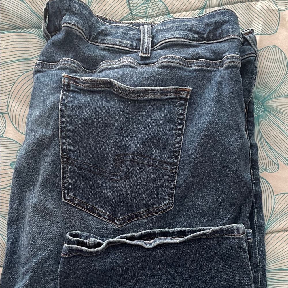 Silver Jeans Women’s Elyse Capri Dark Blue Denim
